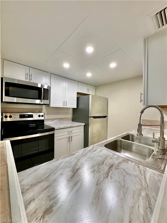 WINDSOR WEST - Residential Lease