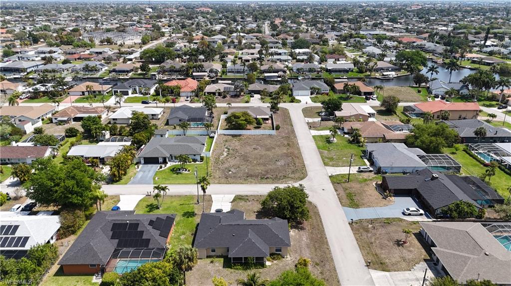 CAPE CORAL - Land