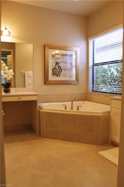 MARINA BAY - Residential