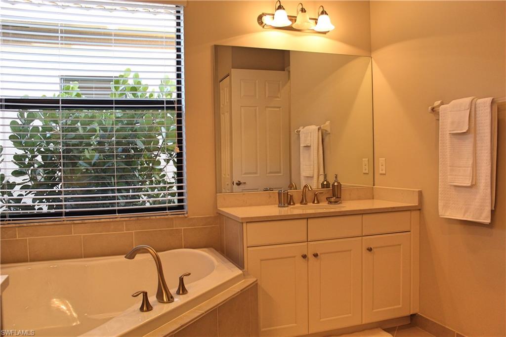 MARINA BAY - Residential