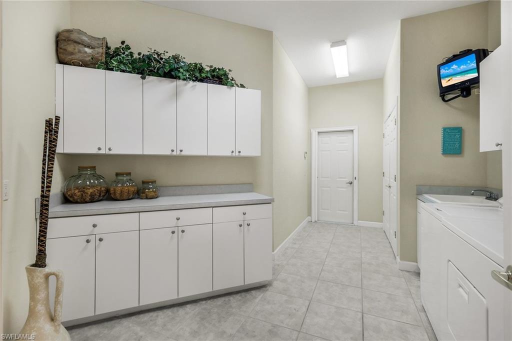 HUNTERS RIDGE - Residential