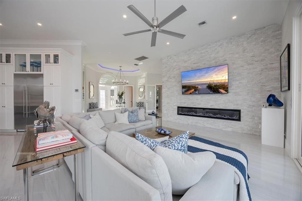 MARCO BEACH - Residential