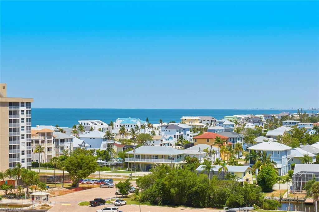 BEACH AND TENNIS CLUB - Residential