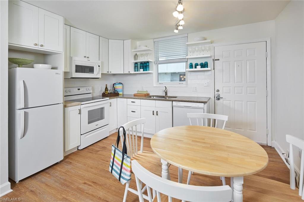 BEACH AND TENNIS CLUB - Residential