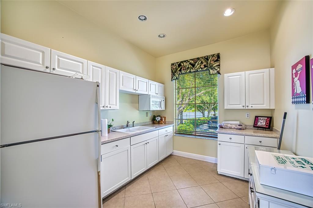 SANIBEL VIEW CONDO - Residential