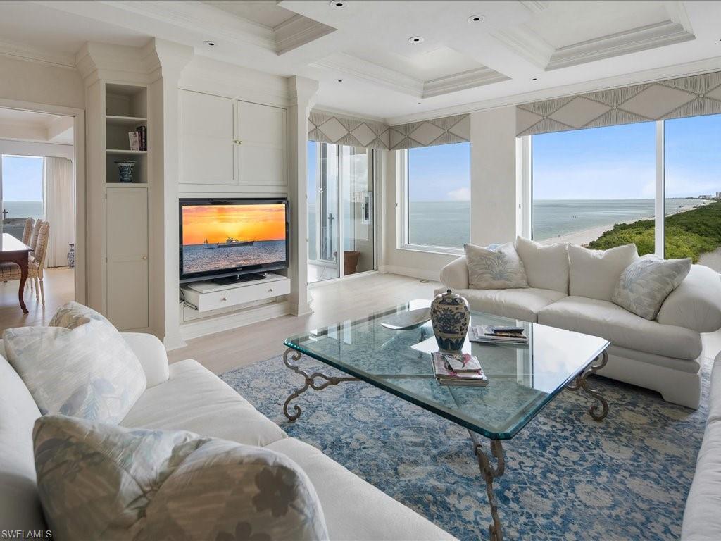 SEAPOINT AT NAPLES CAY - Residential