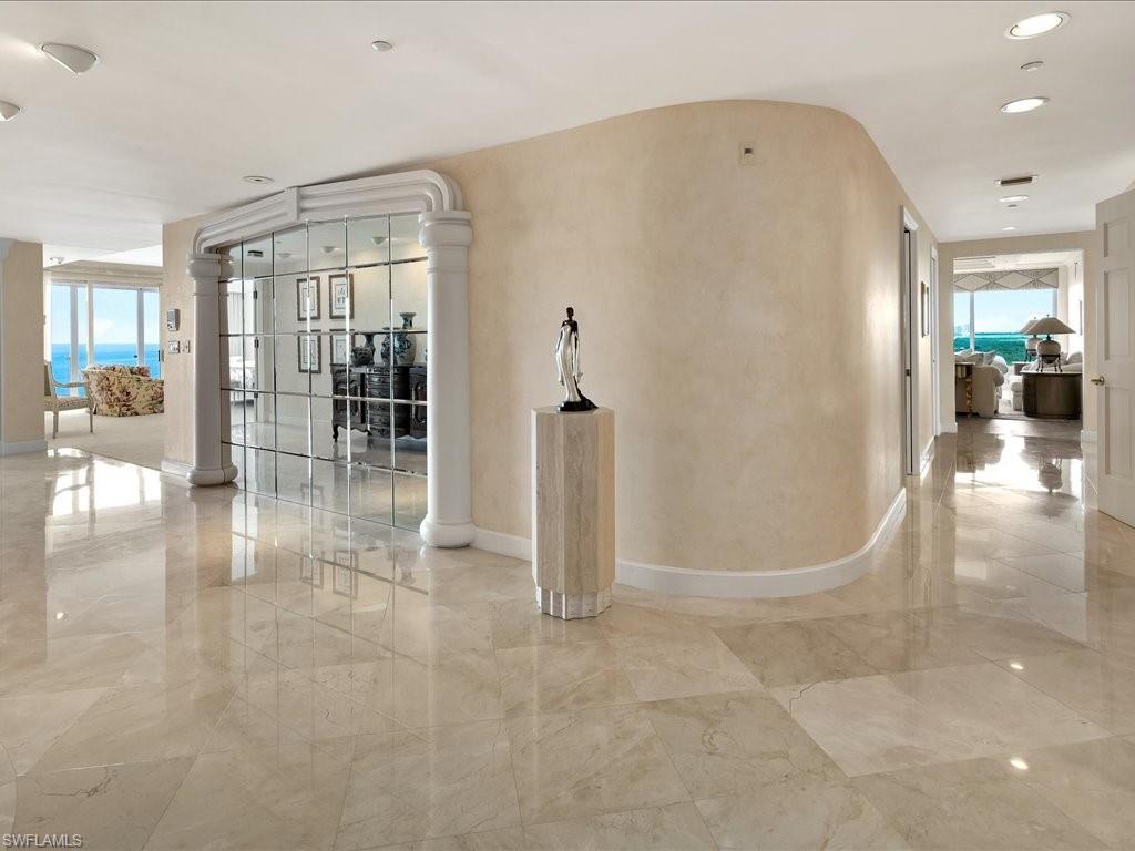 SEAPOINT AT NAPLES CAY - Residential