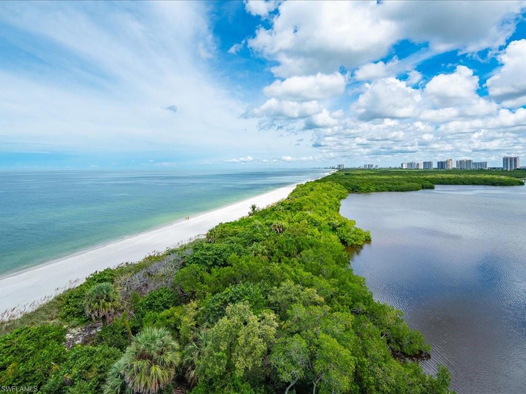 SEAPOINT AT NAPLES CAY - Residential