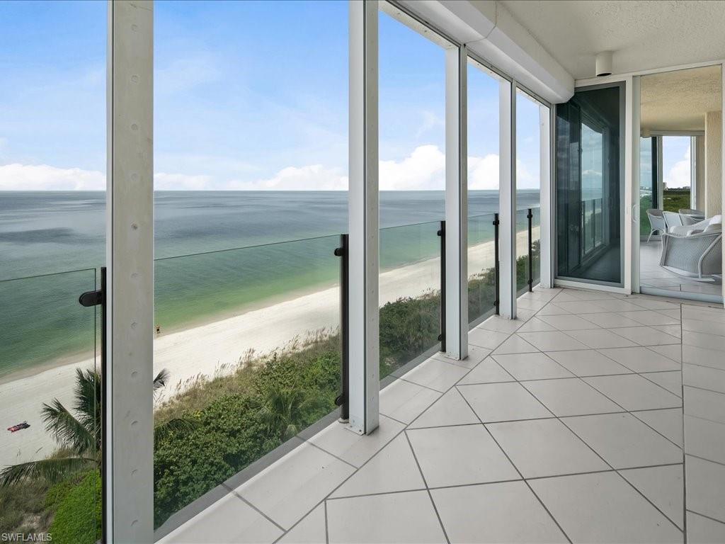 SEAPOINT AT NAPLES CAY - Residential