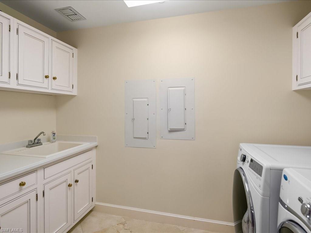 SEAPOINT AT NAPLES CAY - Residential