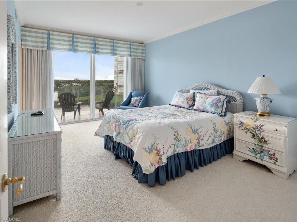 SEAPOINT AT NAPLES CAY - Residential