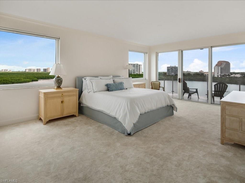 SEAPOINT AT NAPLES CAY - Residential