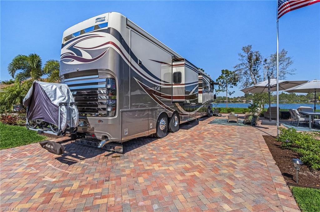 GOLDEN PALMS LUXURY MOTORCOACH RESORT - Land