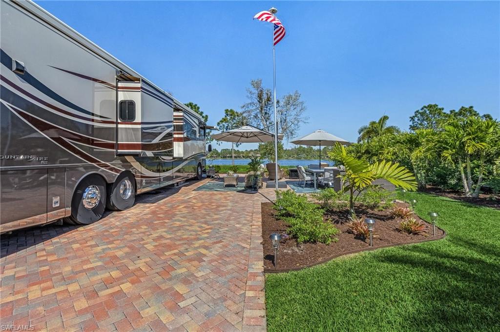 GOLDEN PALMS LUXURY MOTORCOACH RESORT - Land