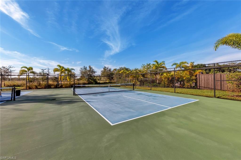 GOLDEN PALMS LUXURY MOTORCOACH RESORT - Land