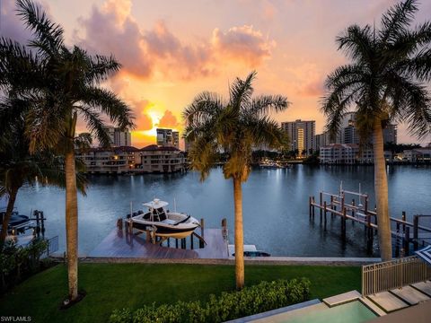 309 Neapolitan WAY NAPLES FL 34103