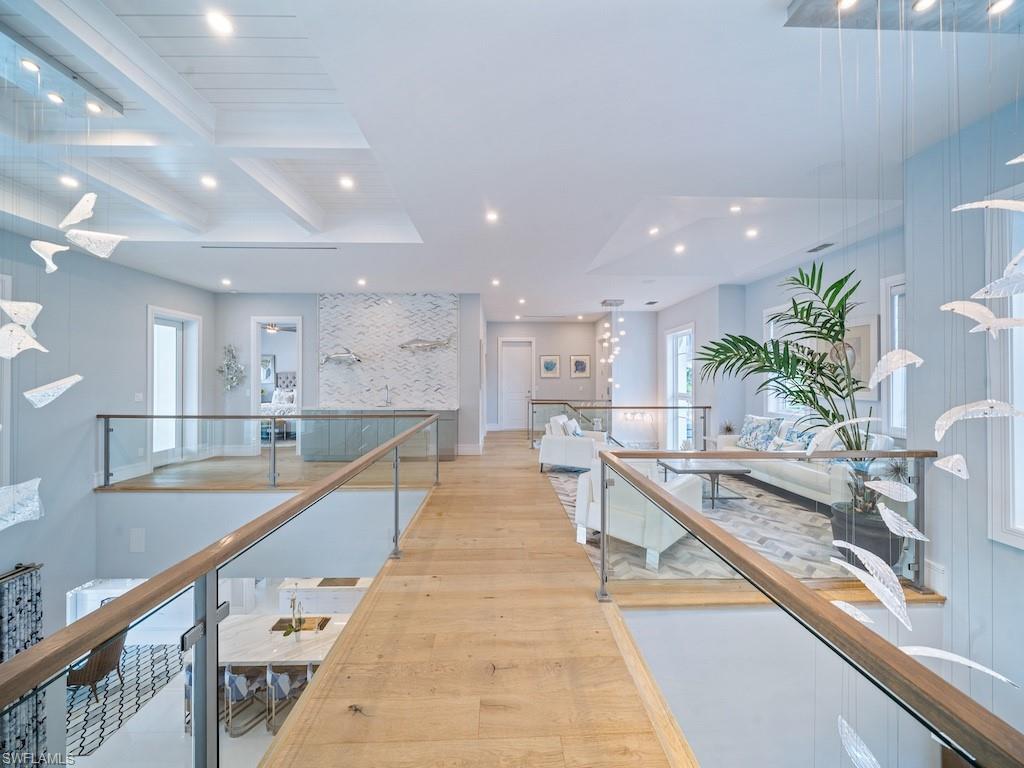 309 Neapolitan WAY