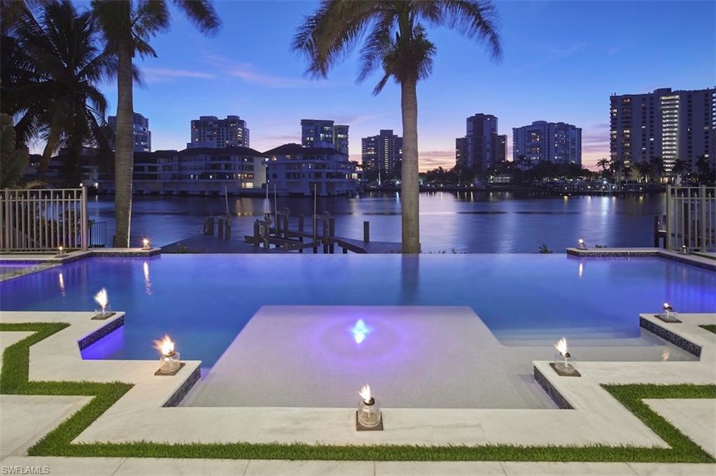 309 Neapolitan WAY