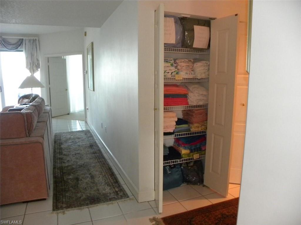 BAREFOOT BEACH CLUB - Residential