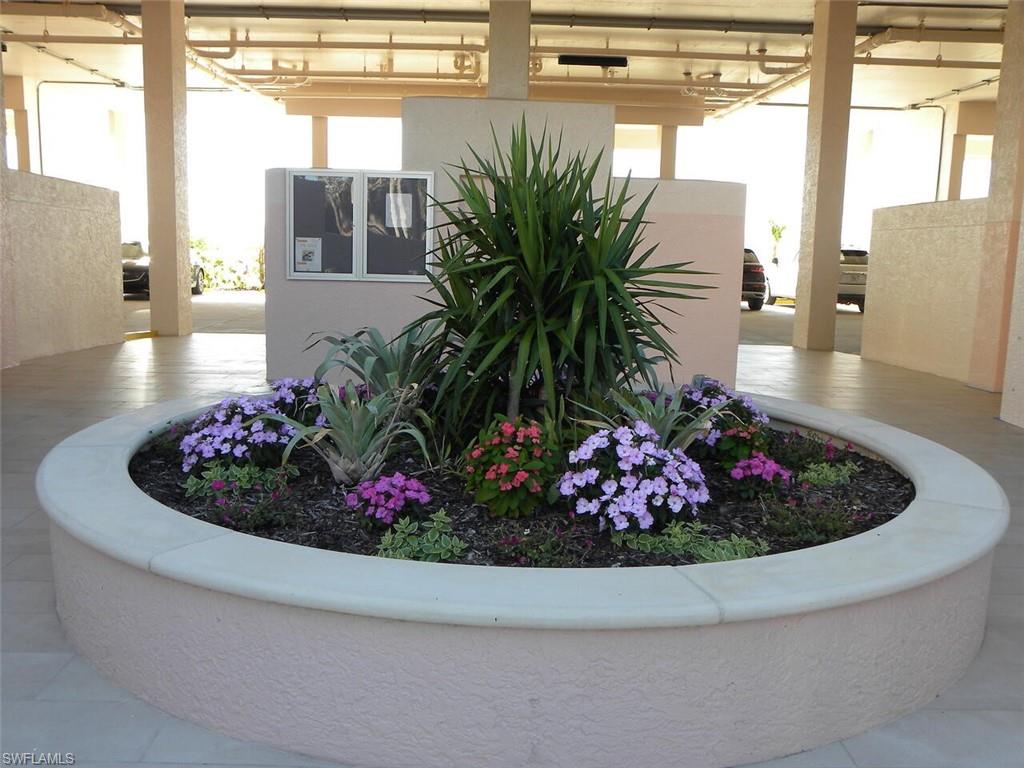 BAREFOOT BEACH CLUB - Residential