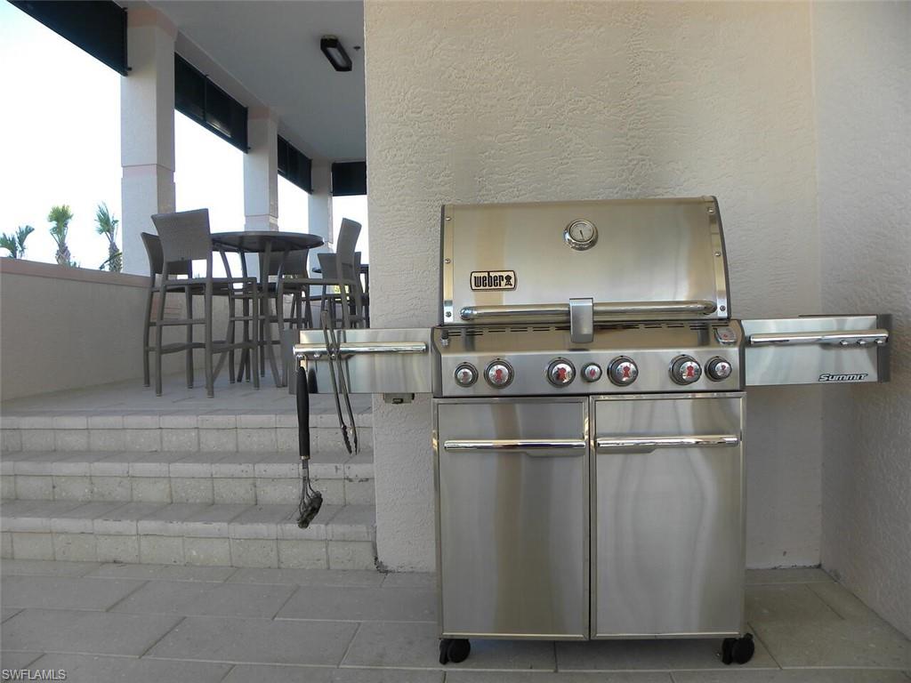 BAREFOOT BEACH CLUB - Residential