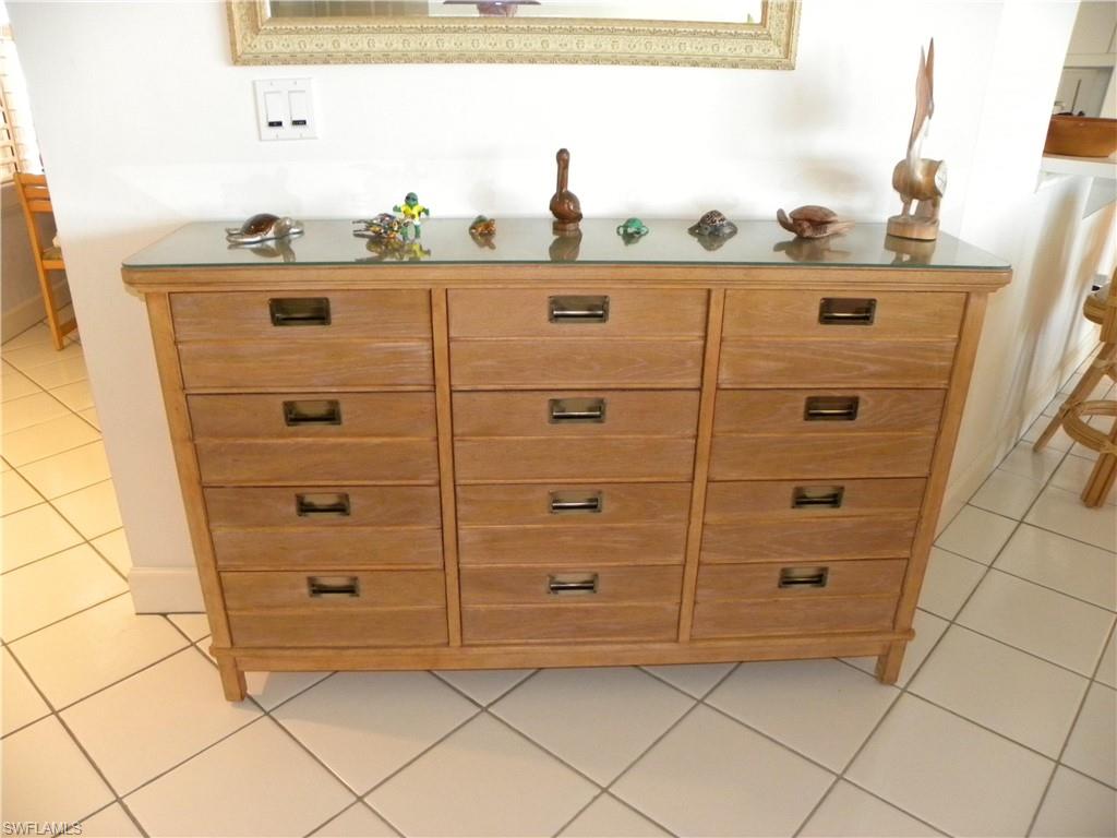 BAREFOOT BEACH CLUB - Residential