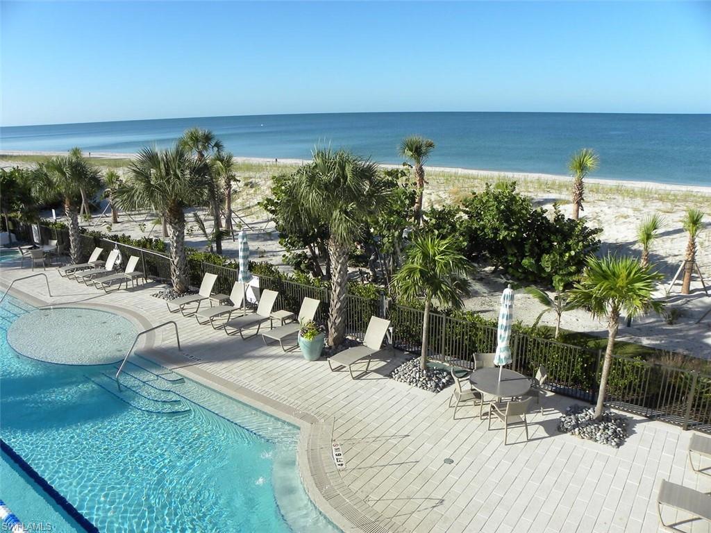 BAREFOOT BEACH CLUB - Residential