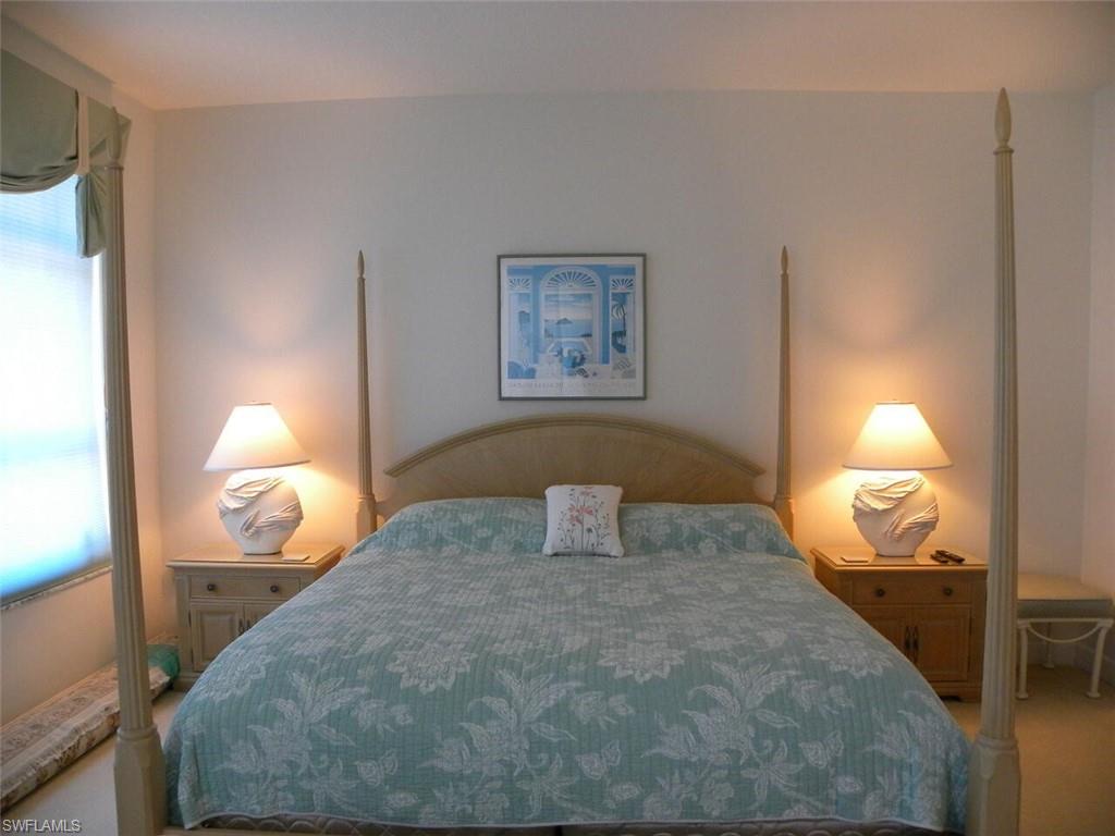 BAREFOOT BEACH CLUB - Residential