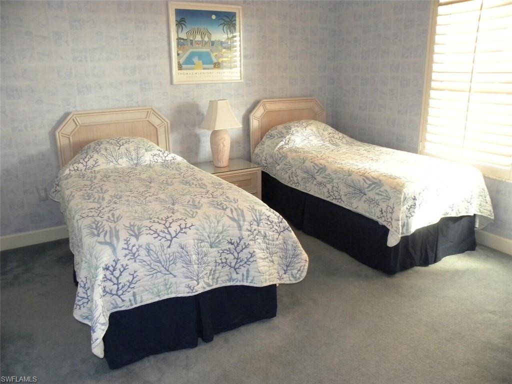 BAREFOOT BEACH CLUB - Residential