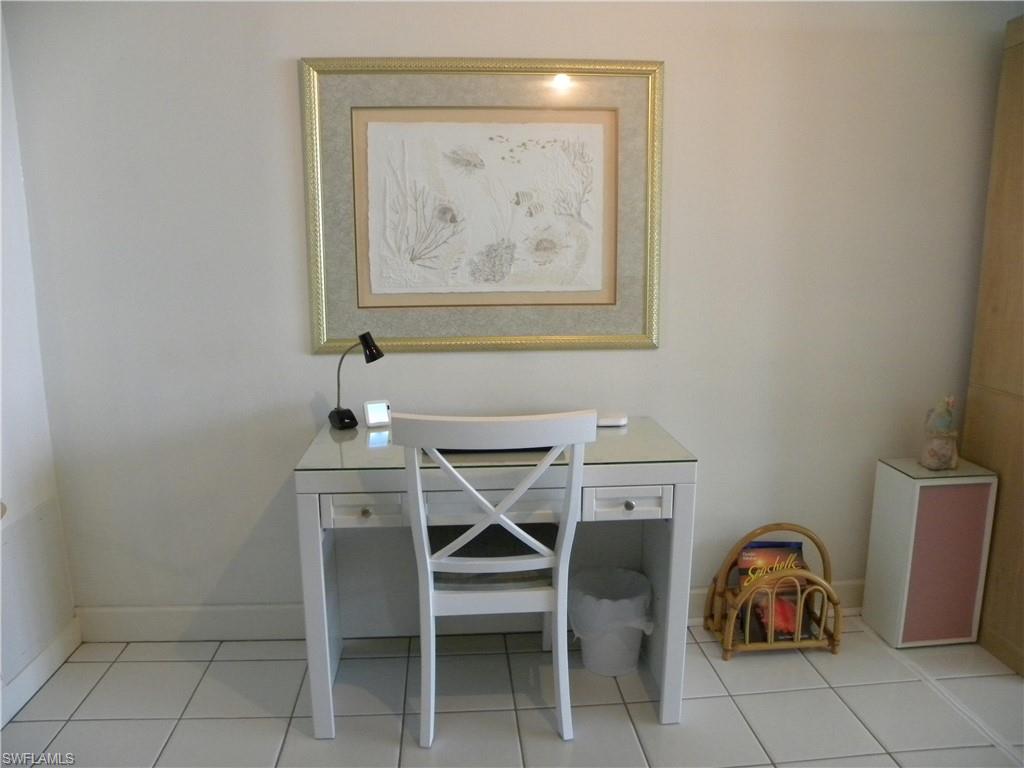 BAREFOOT BEACH CLUB - Residential