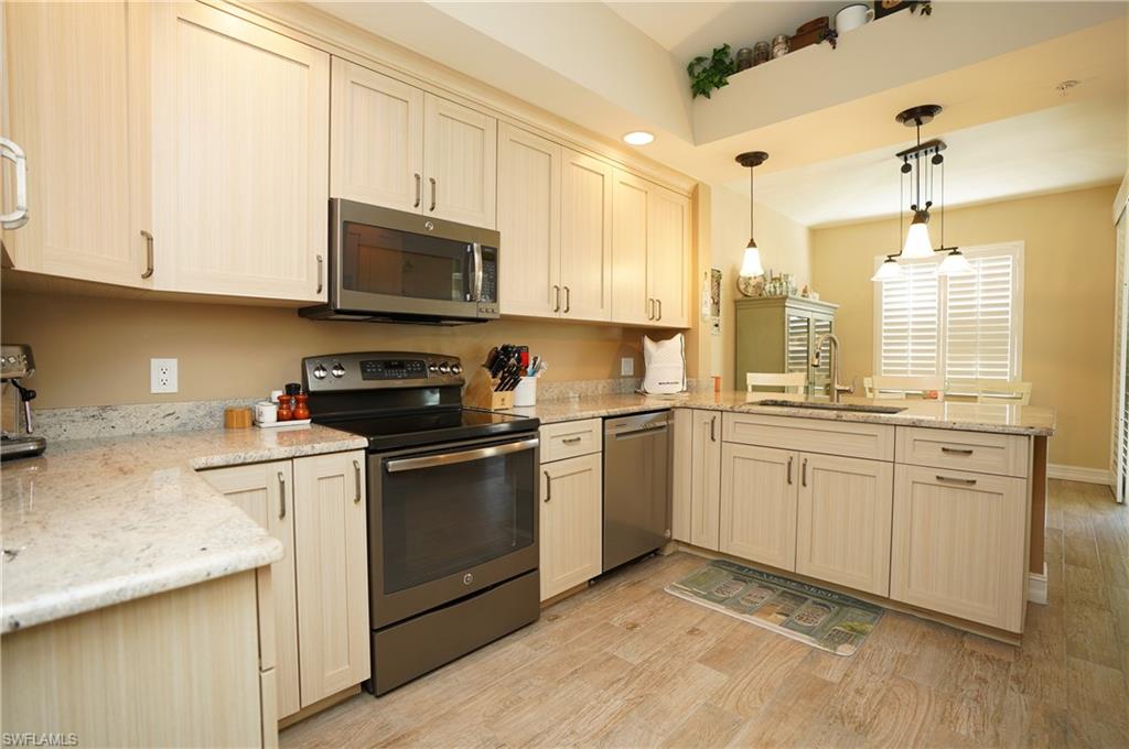 LAUREL GREENS - Residential