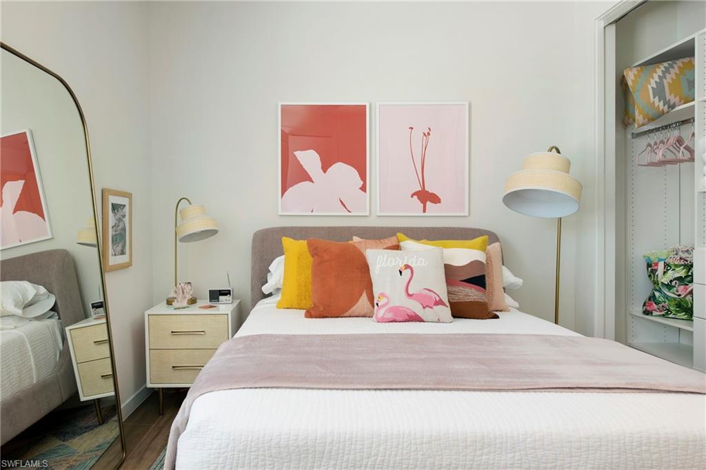 NAPLES PARK - Residential