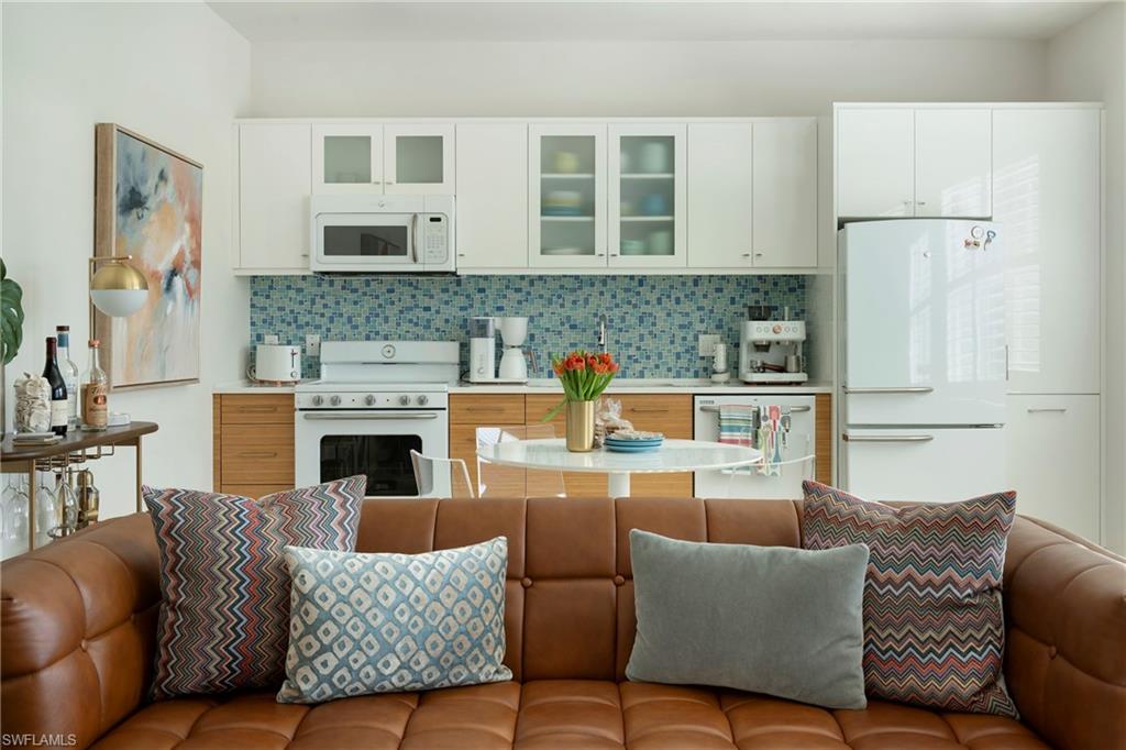 NAPLES PARK - Residential