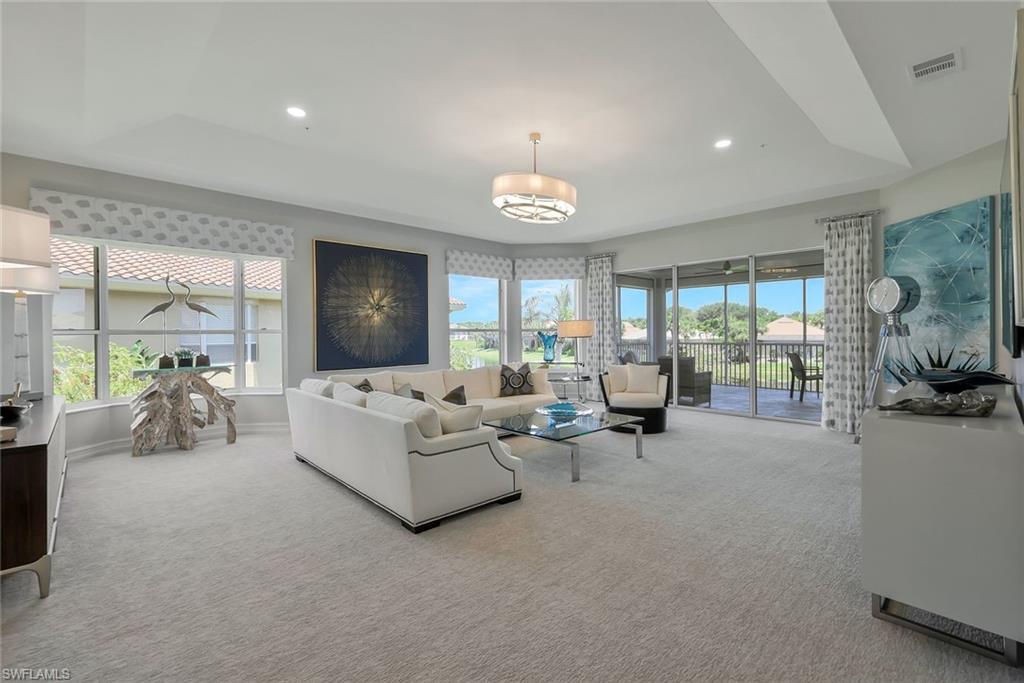 1855 Les Chateaux BLVD 5-201