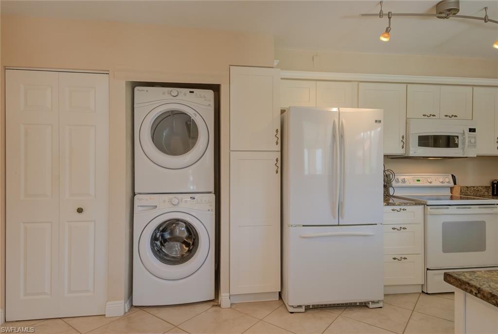 BEACHWALK HOMES - Residential