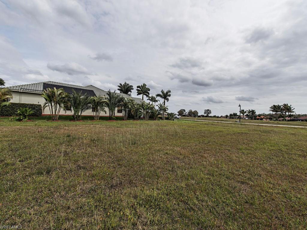 ROYAL PALM GOLF ESTATES - Land