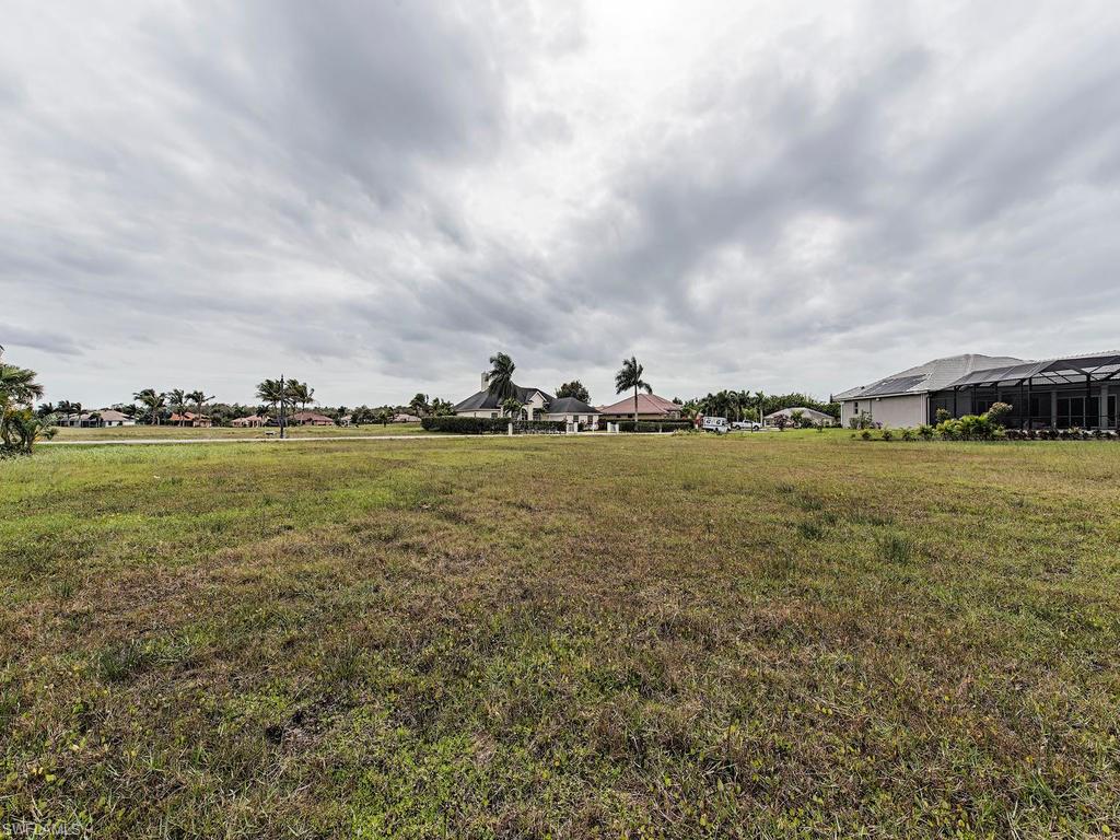 ROYAL PALM GOLF ESTATES - Land