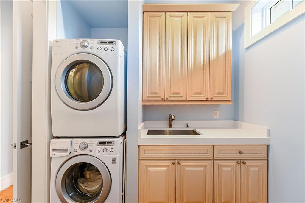 AQUALANE SHORES - Residential Lease