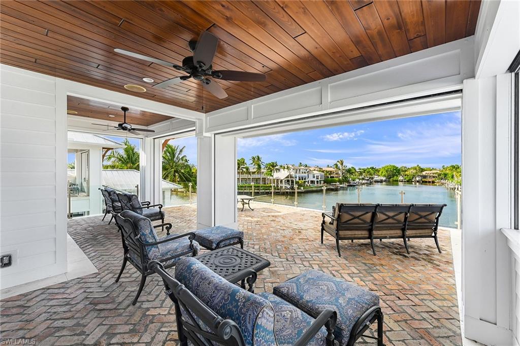 AQUALANE SHORES - Residential Lease