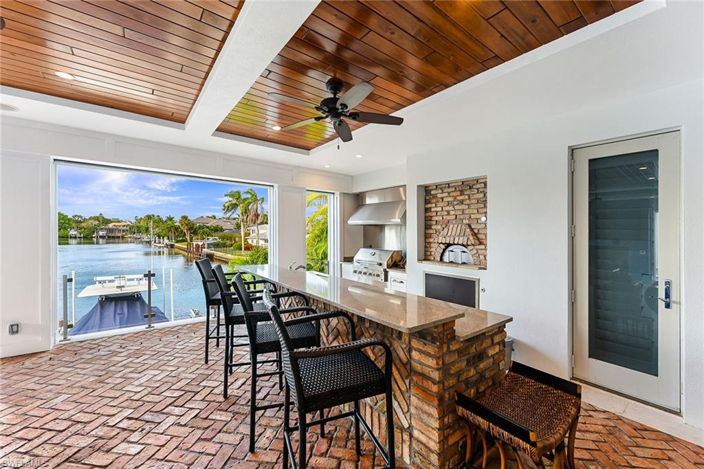 AQUALANE SHORES - Residential Lease