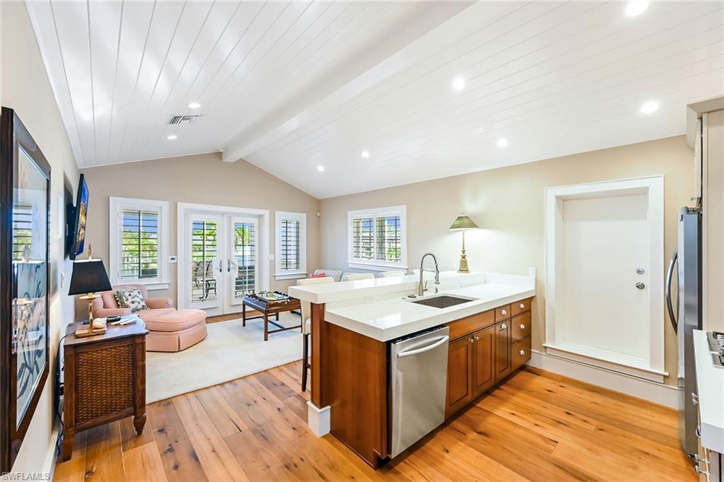 AQUALANE SHORES - Residential Lease