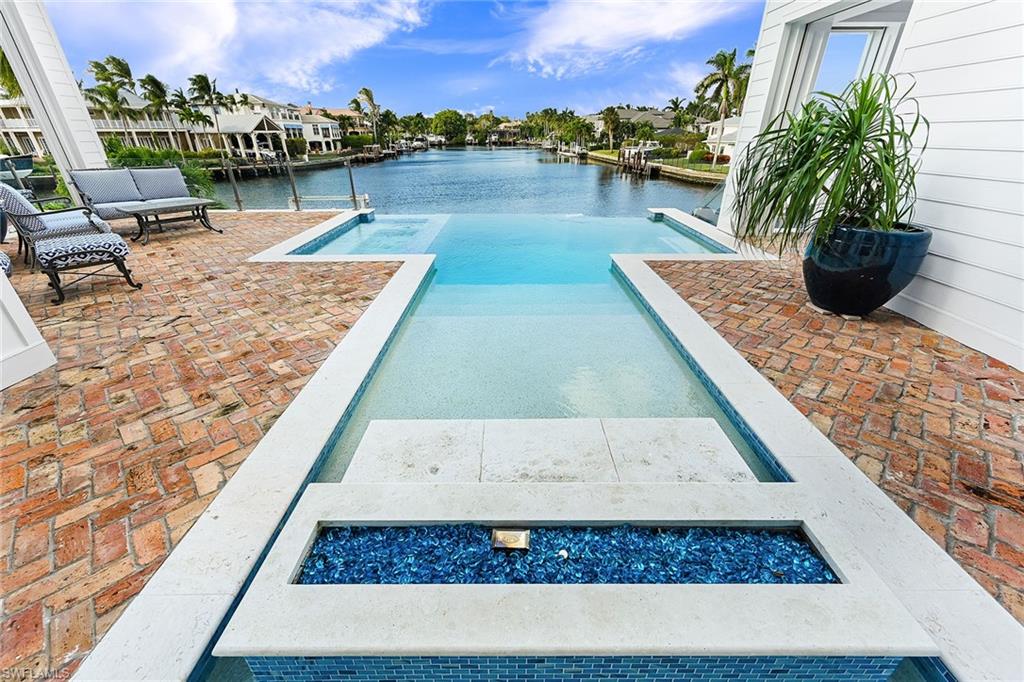 AQUALANE SHORES - Residential Lease