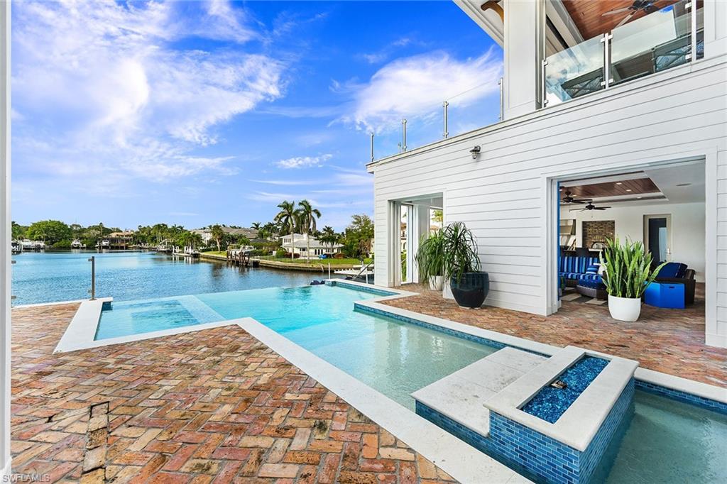 AQUALANE SHORES - Residential Lease