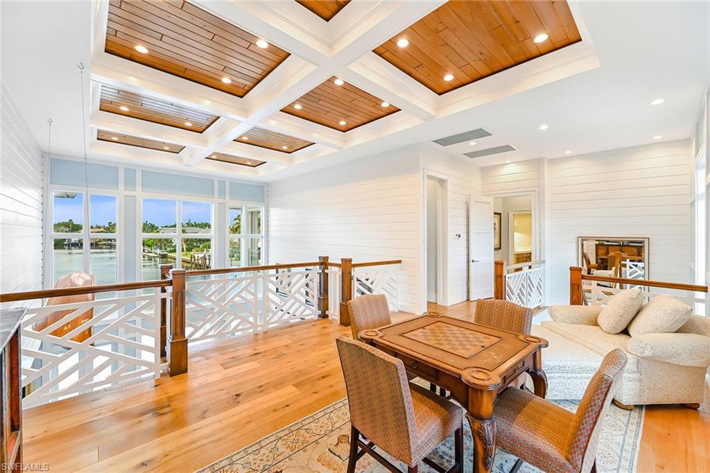 AQUALANE SHORES - Residential Lease