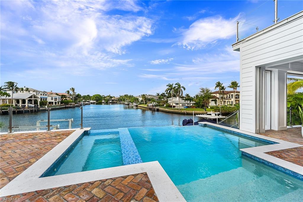 AQUALANE SHORES - Residential Lease