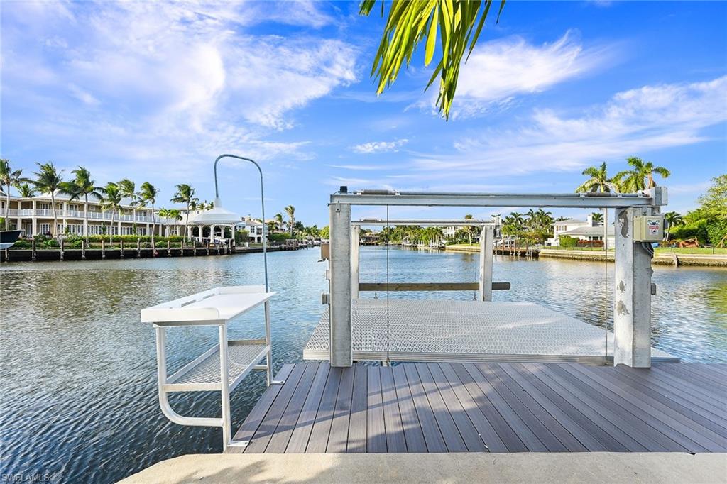 AQUALANE SHORES - Residential Lease