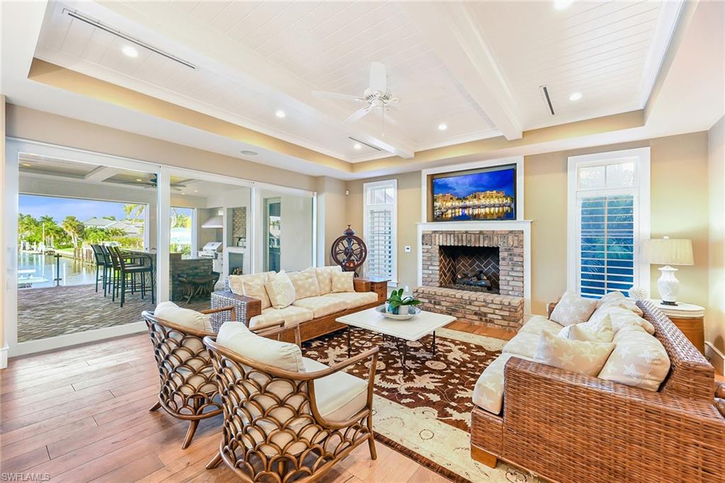 AQUALANE SHORES - Residential Lease