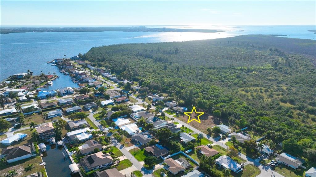 CAPE CORAL - Land