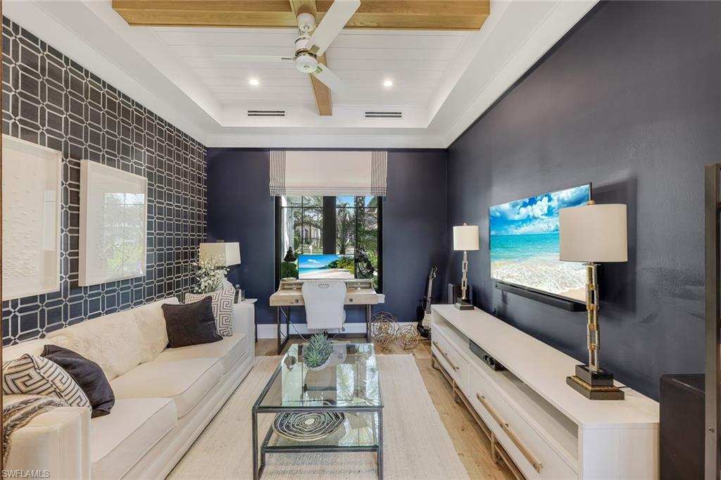 MOORINGS - Residential