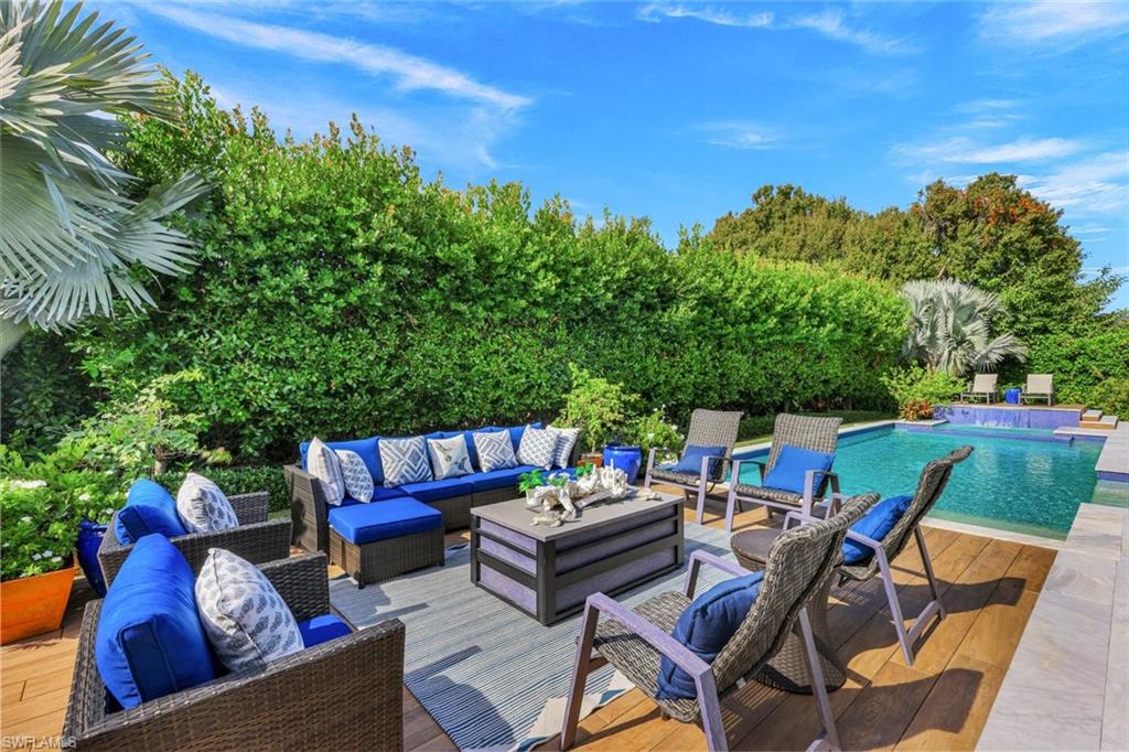 MOORINGS - Residential